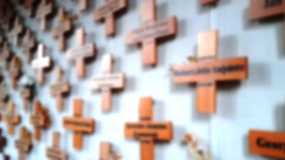 Allerzielen Kruisjeswand ter herdenking van overledenen